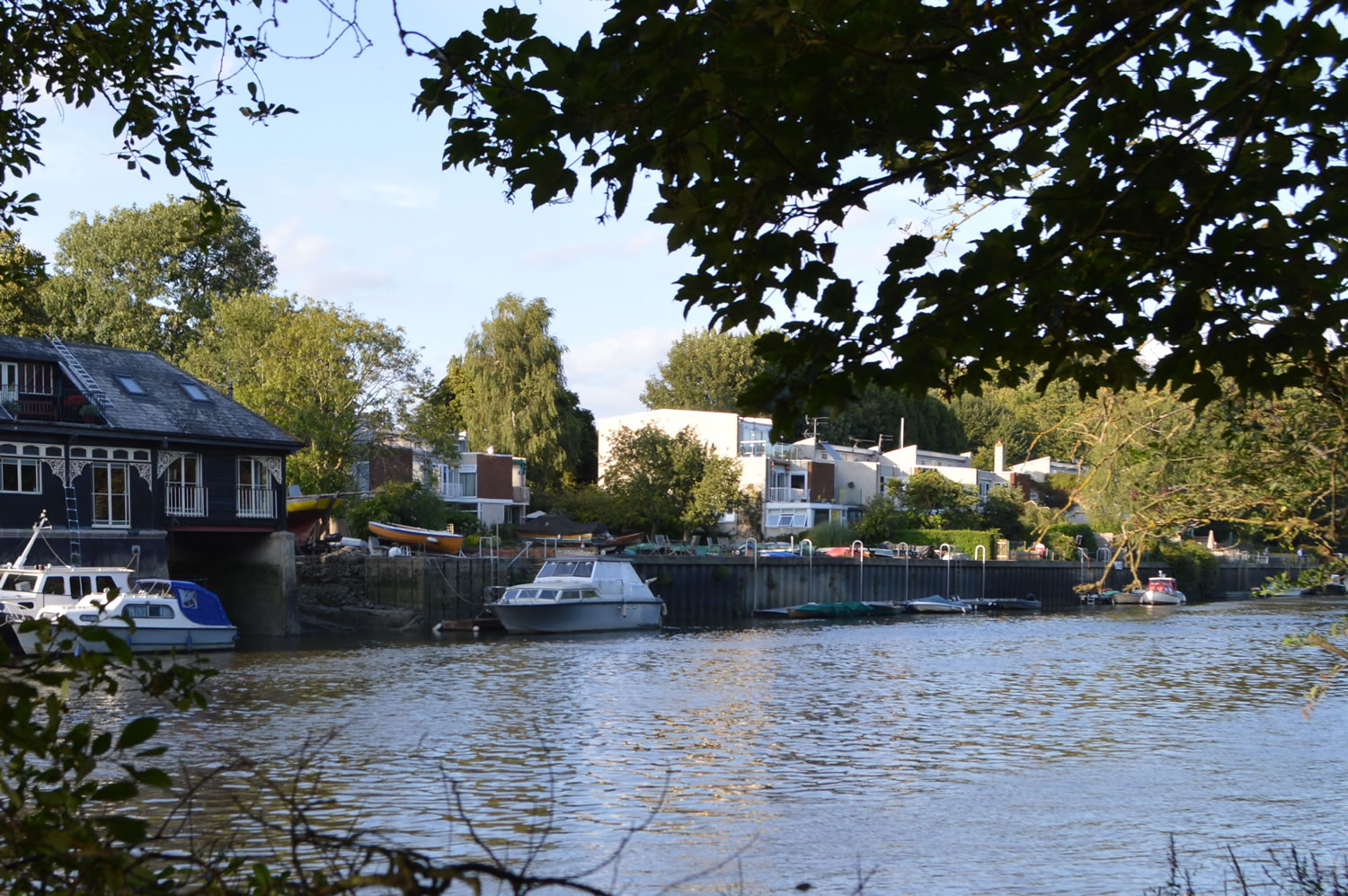 1970s houses built on the former site of Eel Pie Island Hotel photographed in 2019 (Nick Thorne)