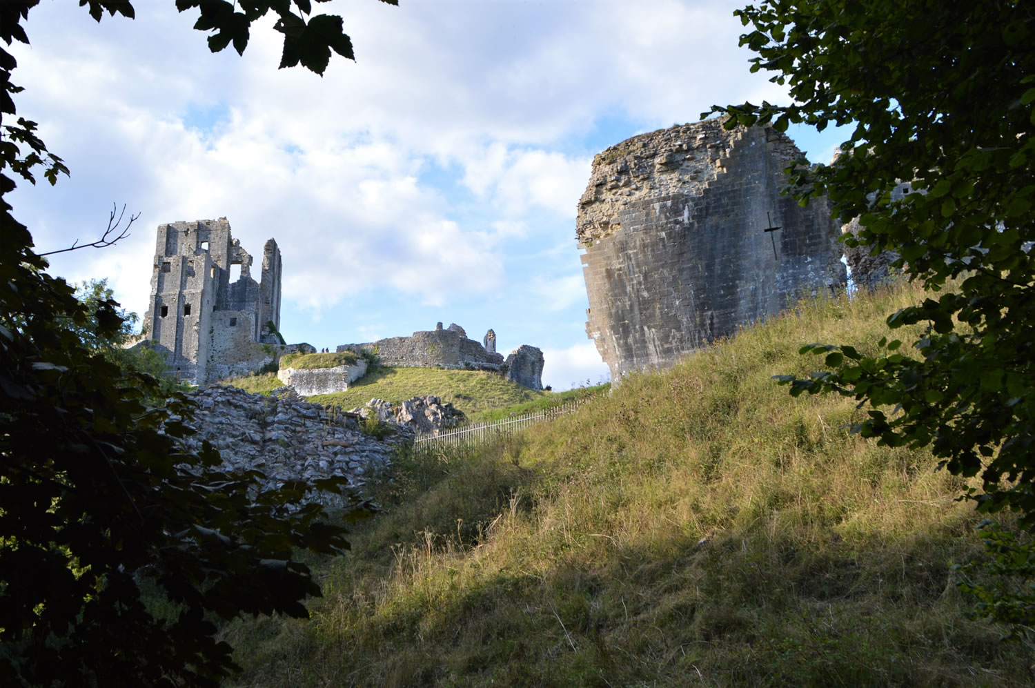 Corfe Castle ruins. Image Copyright N.Thorne 2020