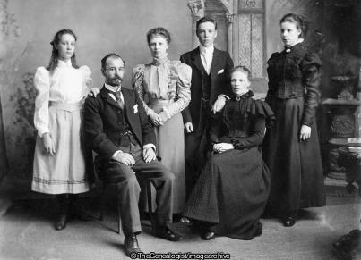 Family Group of 6 C1900 (C1900, English, family, Victorian)