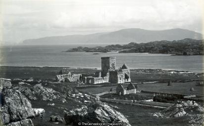 Iona Cathedral and St Oran's Chapel (Iona, Iona Cathedral, Scotland, St Oran's Chapel)