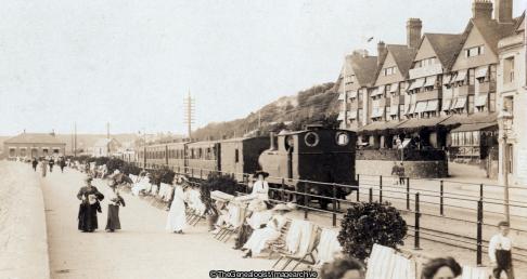 Jersey St Helier Esplanade and Railway 1913 (1/2d, 1913, 1913-11-27, 3 Glenroyd Cleveland Road, Channel Islands, Esplanade, Gruchy, Jersey, L A, Miss, Railway, St Helier, steam engine)