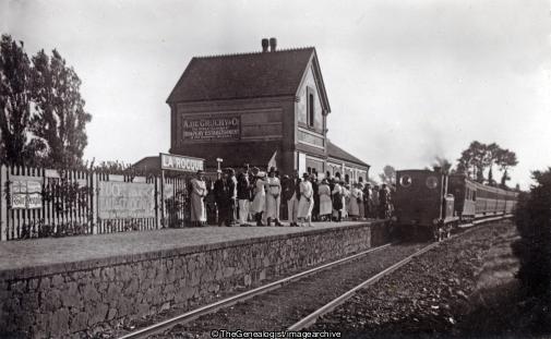 La Rocque Railway Station (J.E.R.) Jersey (C1915, Channel Islands, Grouville, Jersey, Jersey Eastern Railway, La Rocque, Railway Platform, Railway Station, steam engine, Steam Train, Train)