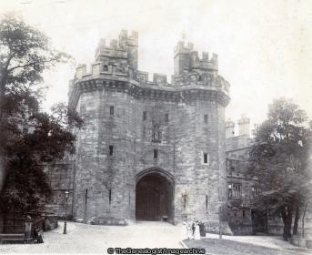 Lancaster Castle Gateway 1902 (1902, Castle, England, Gateway, Lancashire, Lancaster)
