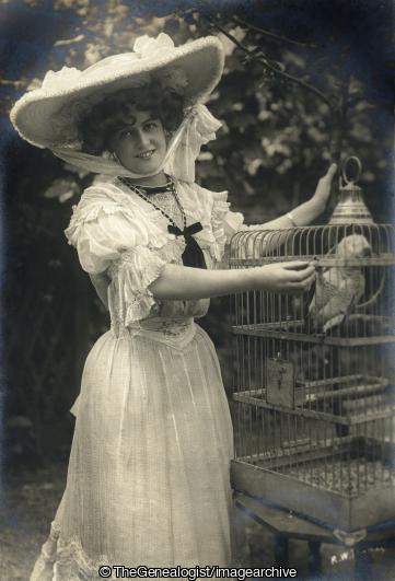 Miss Marie Studholme with Parrot 1904 (1/2d, 1904, 1904-08-25, 25 Victoria Road, Actor, actress, Birkenhead, cage, Cheshire, hat, John, Miss Marie Studholme, Mr, parrot, West Kirby, Whittle)