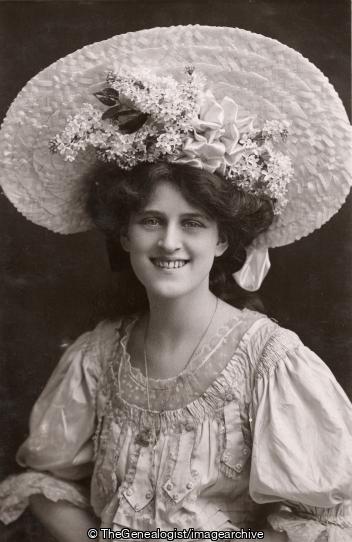 Miss Zena Dare 1907 (1/2d, 1907, 1907-10-28, 570 Halliwell Road, Actor, actress, Bolton, English, hat, Jack, Lancashire, Miss Zena Dare, Mr, Singer, Whittle)