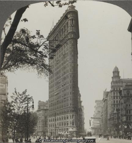 New York Flat Iron Building (3d, 5th Avenue, Broadway, Flat Iron Building, New York, New York State, U.S.A.)