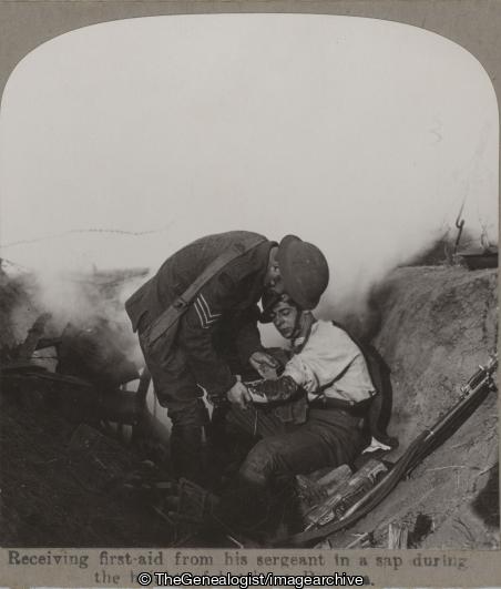 Receiving first aid from his sergeant in a sap battle at Peronne (3d, first aid, France, Peronne, Picardie, Sergeant, Somme, Trench)