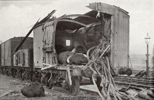 Truck damaged by shell fire at West Hartlepool P13 (16/12/1914, Durham, East Coast Raids, England, Hartlepool, shelling, WW1)
