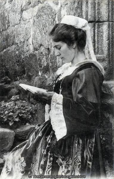 Typical Breton girl from Fouesnant ( Breton, 1/2d, 1913-10-13, 26 Parade, Brittany, Fouesnant, France, Frank, Girl, Jersey, Le Monnier, Mr, Reading Book)