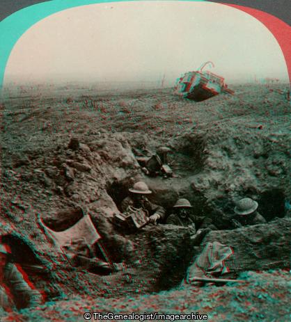 WWI - Down in a Shell Crater We Fought Like Kilkenny Cats - Battle of Cambrai (3d, Battle of Cambrai, Cambrai, France, Nord-Pas de Calais, Shell Hole, Soldiers, Tank, Weapon, WW1)