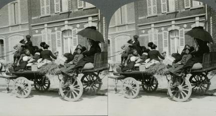 WWI - French Refugees fleeing into Amiens from the Somme (3d, Amiens, Cart, France, Horse, Refugees, Somme, Umbrella, vehicle, Women And Children, WW1)
